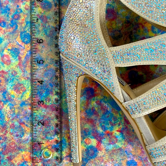NIB 6” Iridescent Rhinestone Embellished Heels Steve Madden Size 9 M - Picture 3 of 10